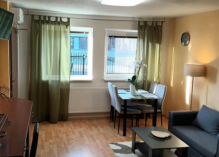 Orange Aparthotel 3*